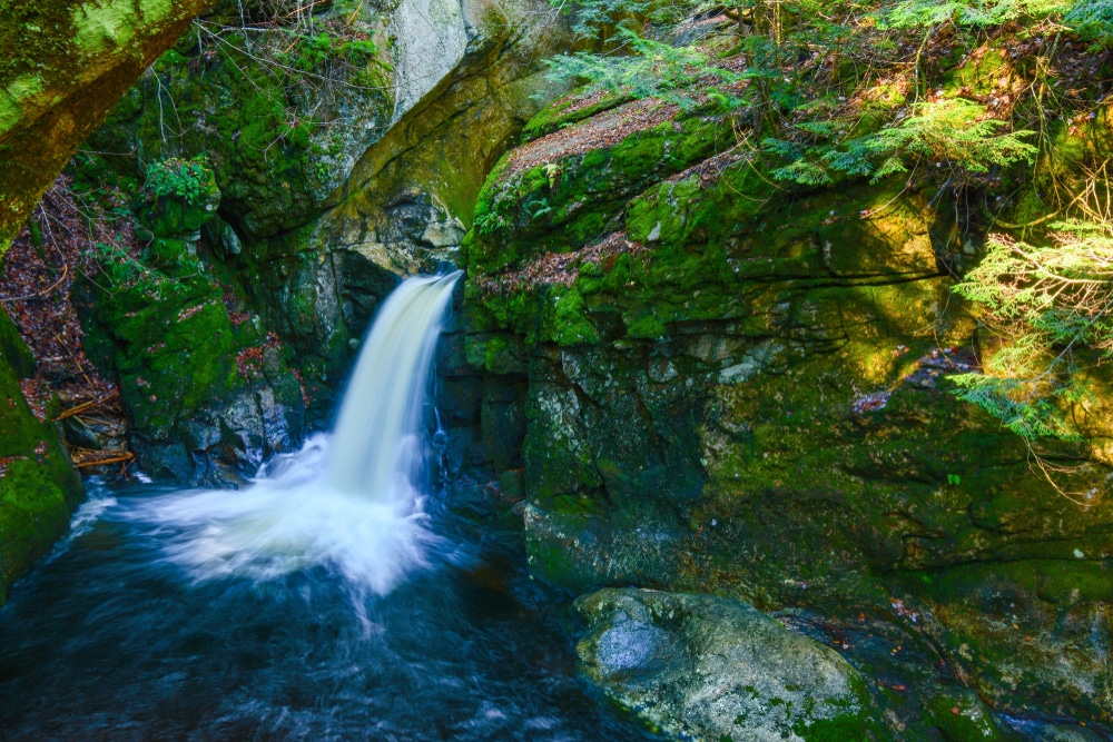 the best waterfalls in NH