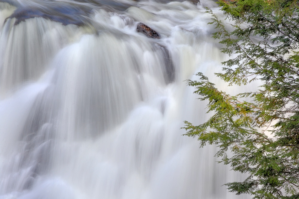 the best waterfalls in NH