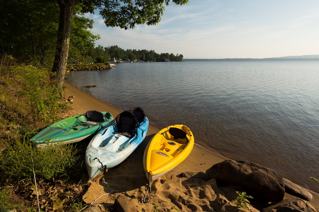 photo of boat along the shores of Lake Winnipesaukee near our New Hampshire Bed and Breakfast 